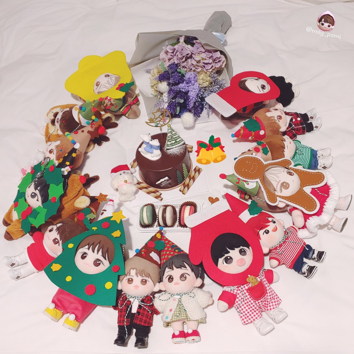 moy_pomi's tweet photo. 이머들 Merry Christmas🎄🎅

#밤톨쥬 #머찐모이 #주연 #주연인형 #학토리 #뽀짝포미 #주학년 #주학년인형 #솜쥬 #밤깅 #링링 #보라린 #베베유 #셍자 #울진이 #찌니 #짼구 #배나잇 #솜뭉치 #인형옷코디 #15cm인형옷 #인형계 https://t.co/EVEH7XDTUd