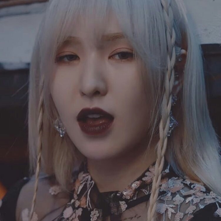 wanniethusiast's tweet photo. Wendy is THE visual in Psycho. These photos just proved it right and speaks for itself like I'm fucking crying and kinda mad why didn't we get so many of them i just realized 😭
#Psycho #RedVelvet #FinaleWithRedVelvet https://t.co/aWgPkDRxeJ