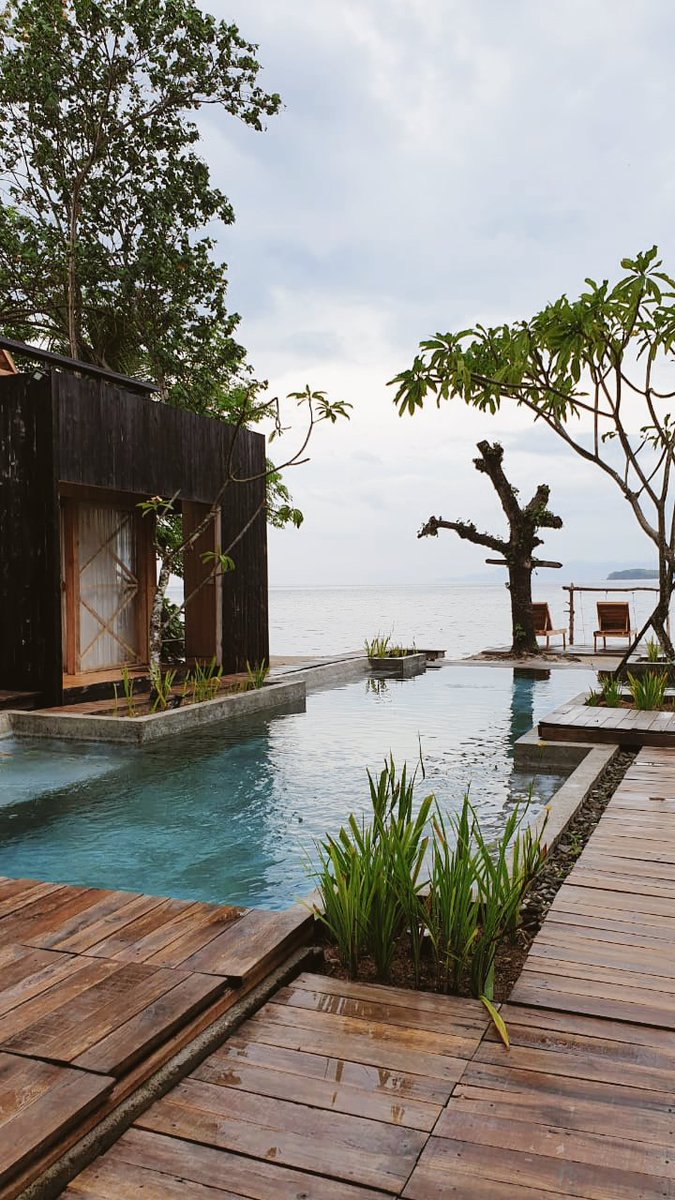sfajar's tweet photo. Salah satu rekomendasi tempat nginep favorit gue di Lombok daerah Sekotong namanya Kiyakabin. Enak banget cuma ada 3 kamar beach front dan sangat cantik. Cocok untuk staycation dan leyeh leyeh. Jauh dari pusat keramaian jadi sepi dan gak brisik. Bisa cek di airbnb dan traveloka. https://t.co/y0CtfUoyvC