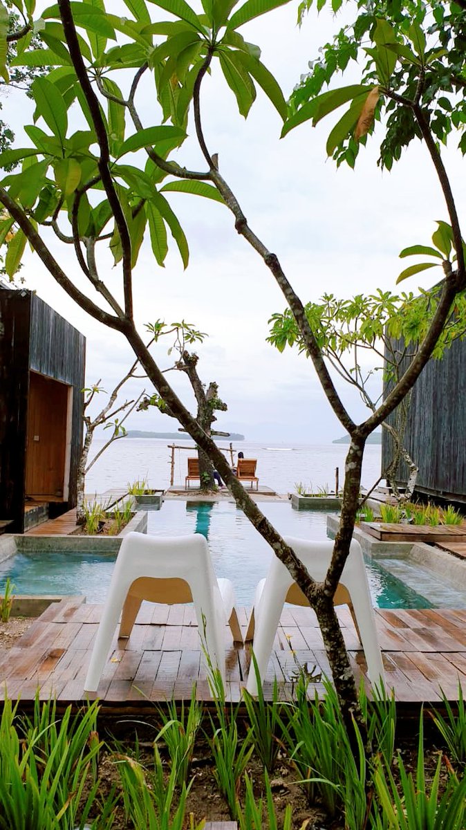 sfajar's tweet photo. Salah satu rekomendasi tempat nginep favorit gue di Lombok daerah Sekotong namanya Kiyakabin. Enak banget cuma ada 3 kamar beach front dan sangat cantik. Cocok untuk staycation dan leyeh leyeh. Jauh dari pusat keramaian jadi sepi dan gak brisik. Bisa cek di airbnb dan traveloka. https://t.co/y0CtfUoyvC