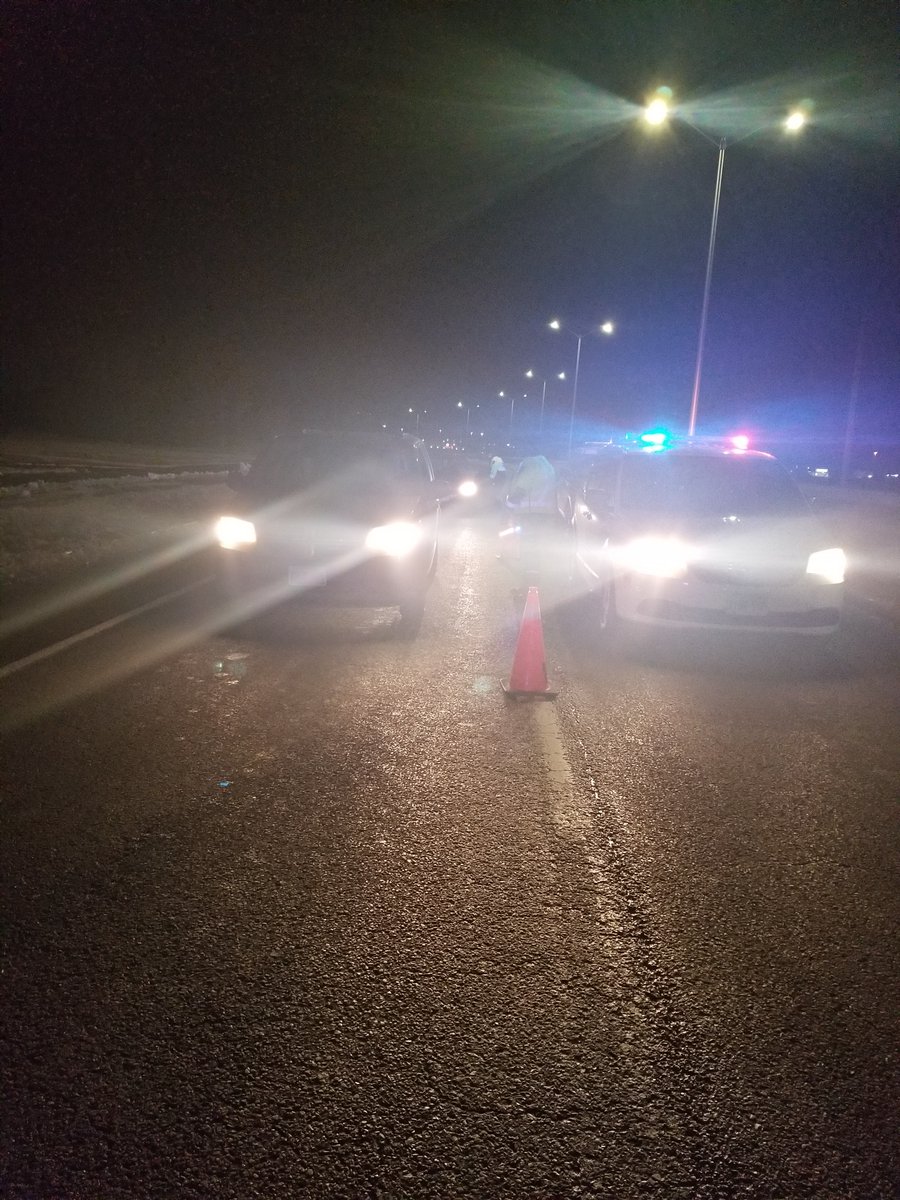 OttawaPolice's tweet photo. Hier soir à Ottawa, des agents ont interpelé 250 véhicules lors d’une campagne RIDE. Aucun conducteur ne fut trouvé circulant avec les facultés affaiblies par la drogue ou l’alcool. Merci, #Ottawa de planifier votre retour à la maison. #ottnouvelles https://t.co/6ZZ7JZIYwU