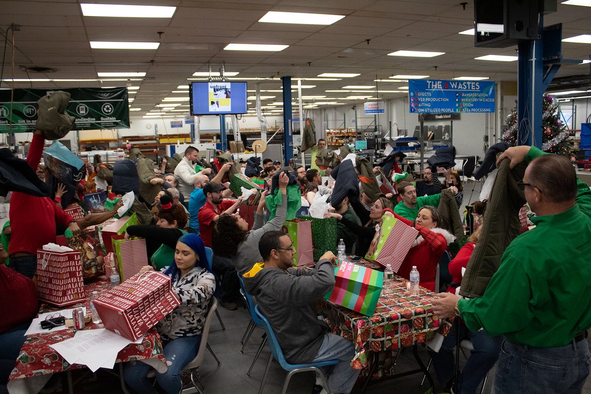 NationalMarker's tweet photo. Festive vibes with the NMC team. 🎄🎅🎁🎊
Thank you to all who made the annual holiday party a success! Great times!

#christmasparty #holiday #christmas #party #workchristmasparty #manufacturing #thankful https://t.co/INkWIjz9No