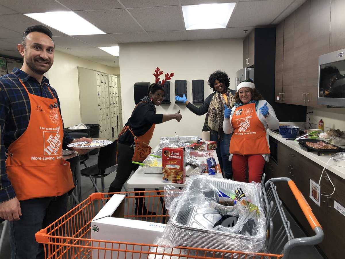 MargsMendoza's tweet photo. Thank You for always doing this for us we appreciate it. Merry Christmas from 4639 😊😊🎄🎄🎄 @TeresaCadima @mzjones1118 @bstorey92 @JustTY4639 @CollazoH @JDorseyTHD https://t.co/EaLhv1HrCY
