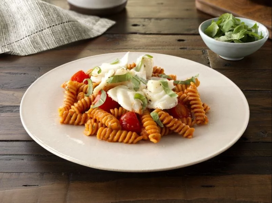 BarillaUS's tweet photo. Celebrate the #FeastOfTheSevenFishes with a meal as colorful as the ๐ฎ๐น. Chickpea rotini makes it friendly for gluten free guests too! #TeamCleanPlate
Full recipe: https://t.co/PhaAsUnjm8. https://t.co/zPKCBomczK