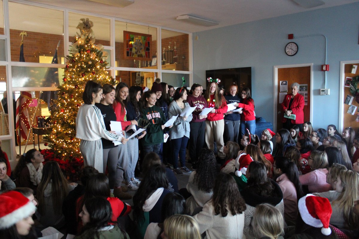 STJHILL's tweet photo. #MerryChristmas from all of us at Saint Joseph Hill Academy! https://t.co/PcMG4VGK9J