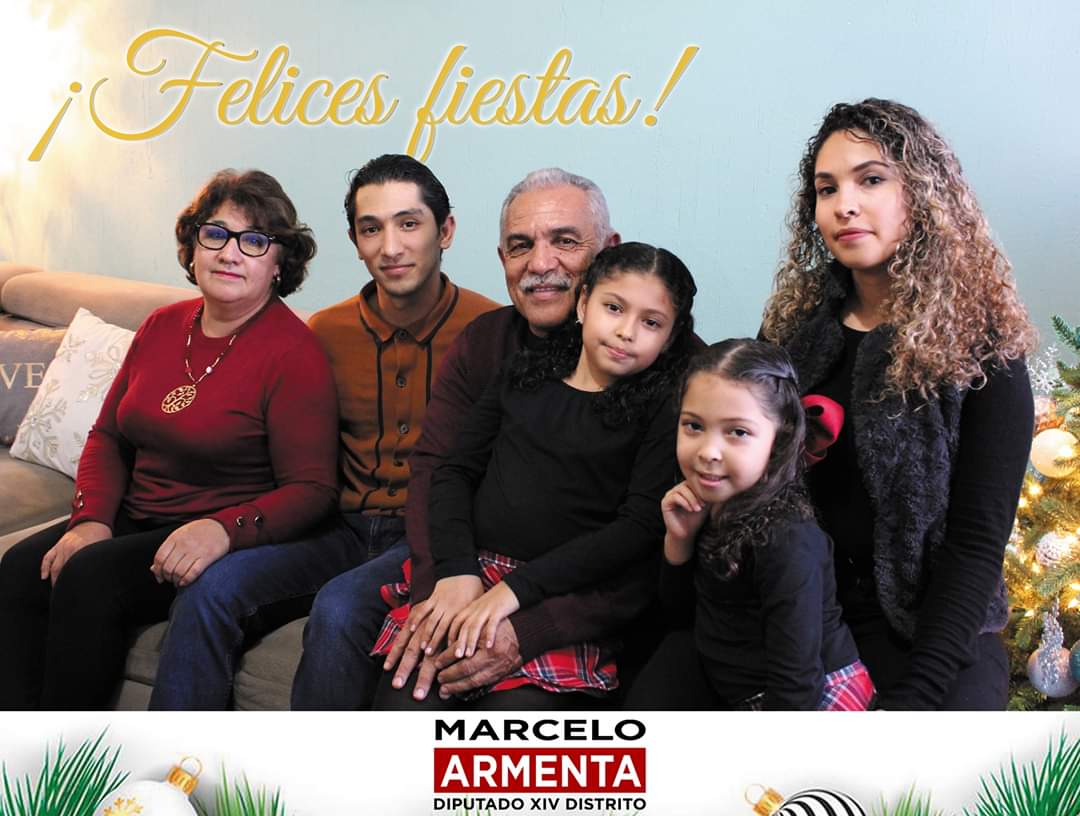 Que esta nochebuena estén rodeados de salud, bienestar y familia, son los deseos de su servidor y de mi familia. 
¡Feliz Navidad!