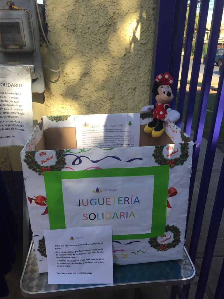 FOrientales's tweet photo. Regala cariño esta Navidad, vivamos una Navidad y Año nuevo con sentido, entrega tu amor, conversa con tus seres queridos y exprésales tus sentimientos #NavidadConsciente #LaFaena #VillaFrei #FarmaciadeBarrio #Reduceelconsumo #JugueteriaSolidaria https://t.co/j2nnm7WwMV