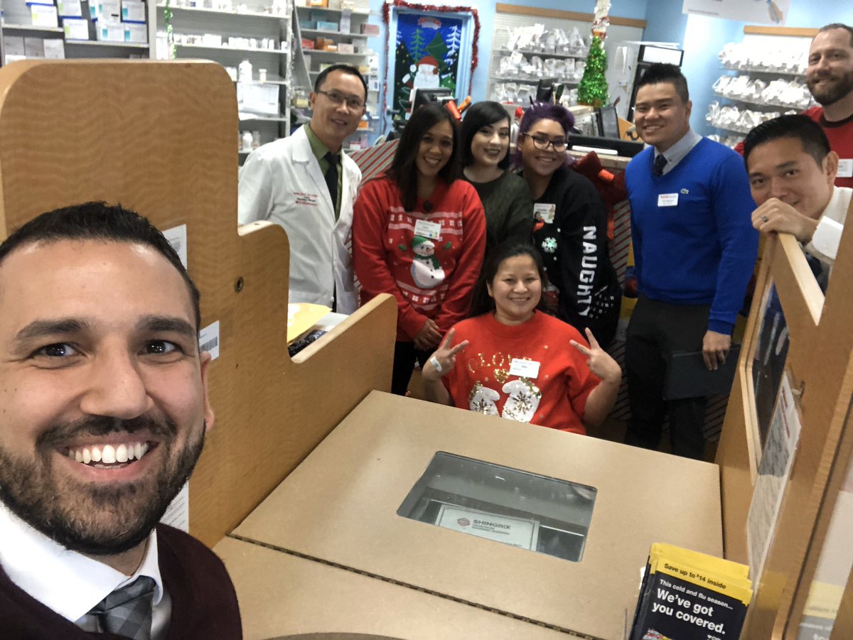 Merry Christmas 🎁 9560, Anaheim,CA <a href="/VinhXNguyen14/">Vinh Nguyen</a> <a href="/doug_chang8/">Douglas Chang</a> <a href="/MaureenCormier2/">Maureen Cormier</a> #MightyDivision9