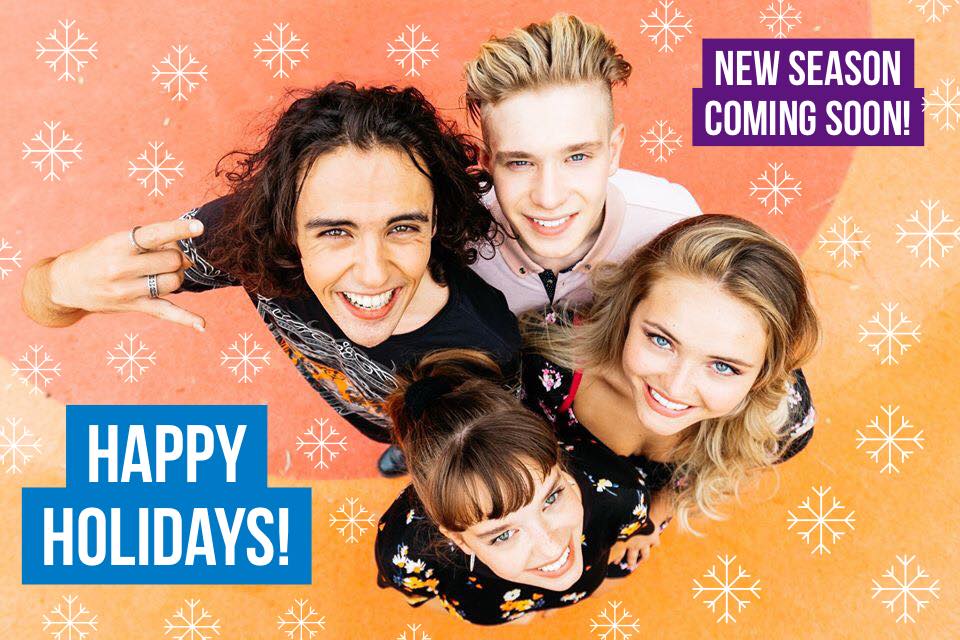 PennyOnMarsTV's tweet photo. Happy Holidays! 🎄🎄🎄
#PennyOnMARS #PennyOnMARS3 https://t.co/VyGYYEwYYz