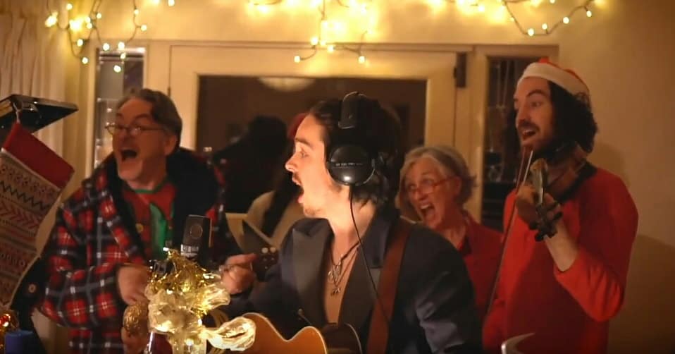 ferdiawpfans's tweet photo. Merry Christmas everyone! 🎄🎶 Or should I say Everybody? 😉 Warm wishes, may your night be merry with your loved ones. ❤
#FerdiaWalshPeelo #Odeer #Everybody #Christmasinaustria #Christmassong #MerryChristmas https://t.co/SZaZ678Eh7