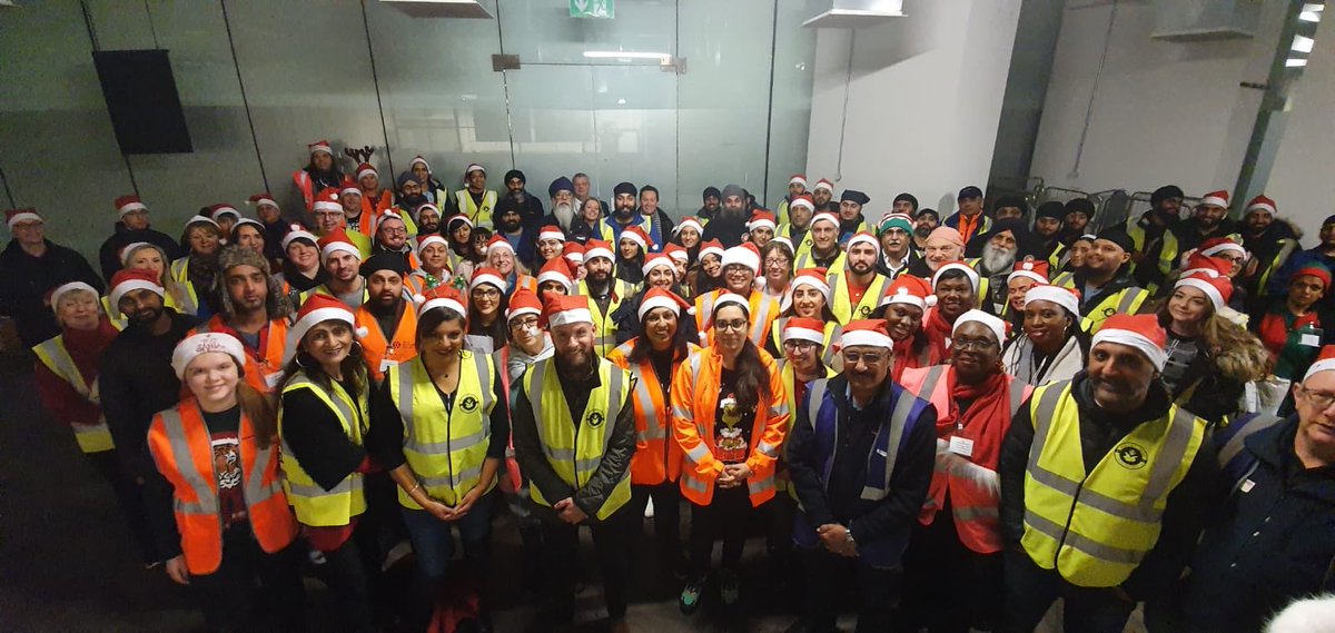 NetworkRailBHM's tweet photo. A few volunteer food servers  #merrychristmas @MidlandLangar https://t.co/DnkmfCtALj