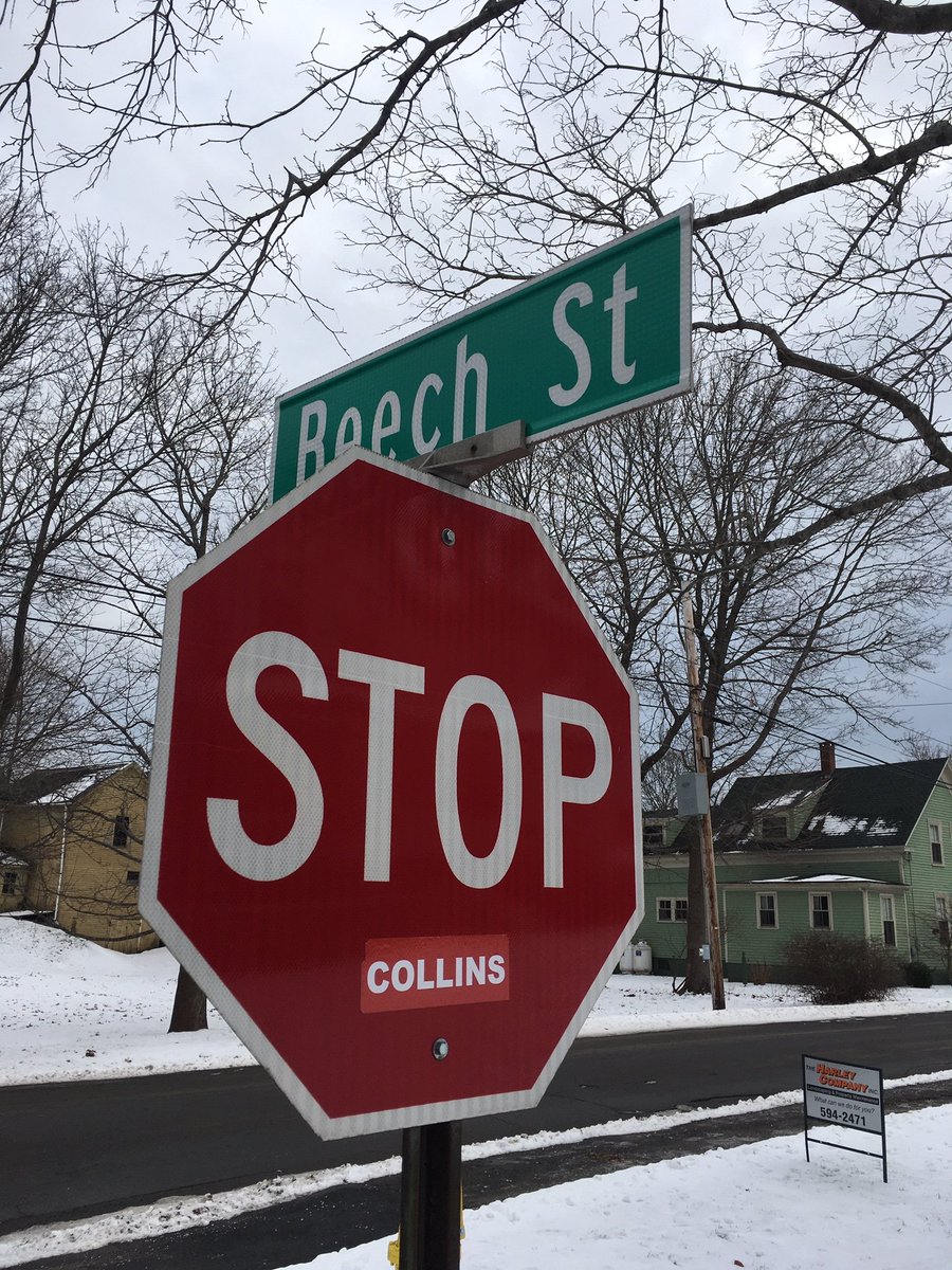 DirigoBlue's tweet photo. Seen in Rockland #mepolitics https://t.co/P4ZP6zNuaH