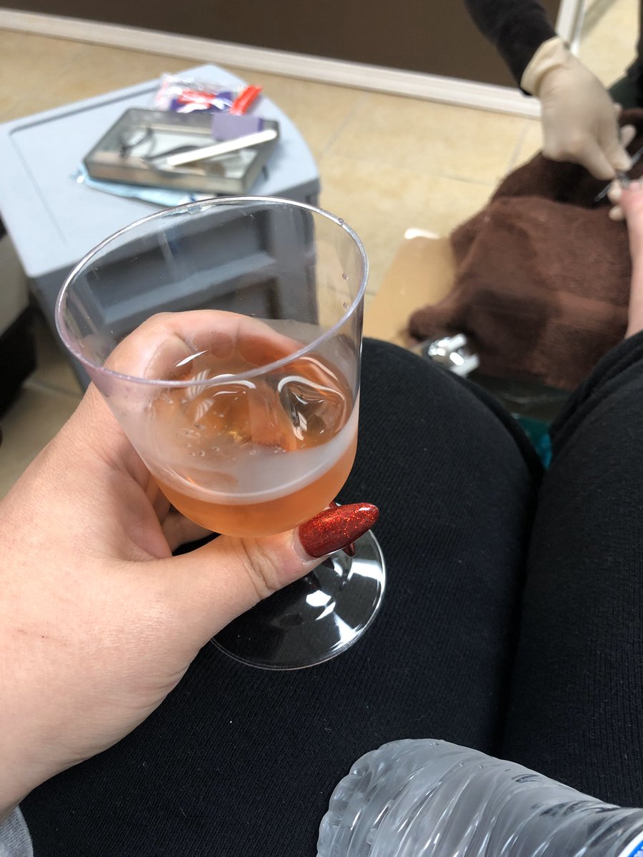 Lashes0222's tweet photo. Nothing like getting your toes and nails done and being handed a glass of wine starting off my vaca right ! 🎄❤️ #ifeelfancy https://t.co/IbMv8g7Tja