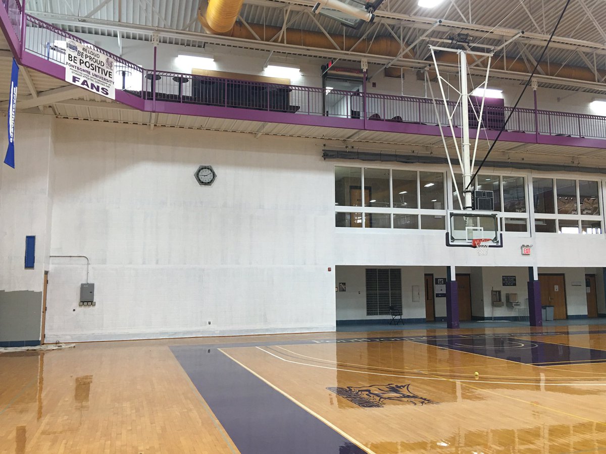 FBUGriffins's tweet photo. Early Christmas present with the gym getting an updated look with a fresh paint job! #SoarHigher https://t.co/5P0JQvDw14