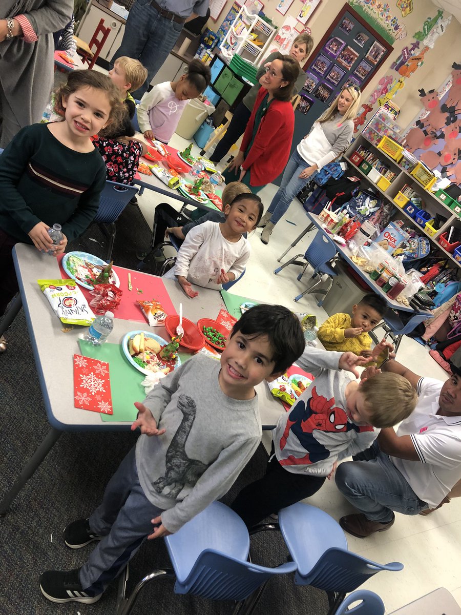 mrsjdotson's tweet photo. Holiday Party🎅🏻🎅🏻 @PowellCISD https://t.co/oTgMOwKQIu
