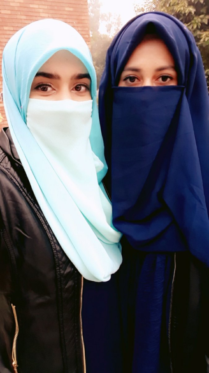 RameenRiaz95's tweet photo. Eyes so transparent that through them the soul is seen. (Theophile Gautier)
#BluethemedayinUniversity
#Lastworkingweek https://t.co/6joSkheIvu