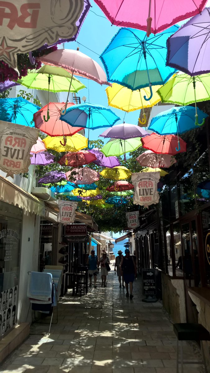 bethias's tweet photo. **NEW POST**

20 Predictions for 2020

Including more #shopsmall, more #slowtravel, the rise of the #microgap and greater diversity in content creators! 

https://t.co/FkLAjkk9iU

#bloggerstribe #traveltribe @theclique_uk @BloggersTribe https://t.co/ZWDLjs6dOc
