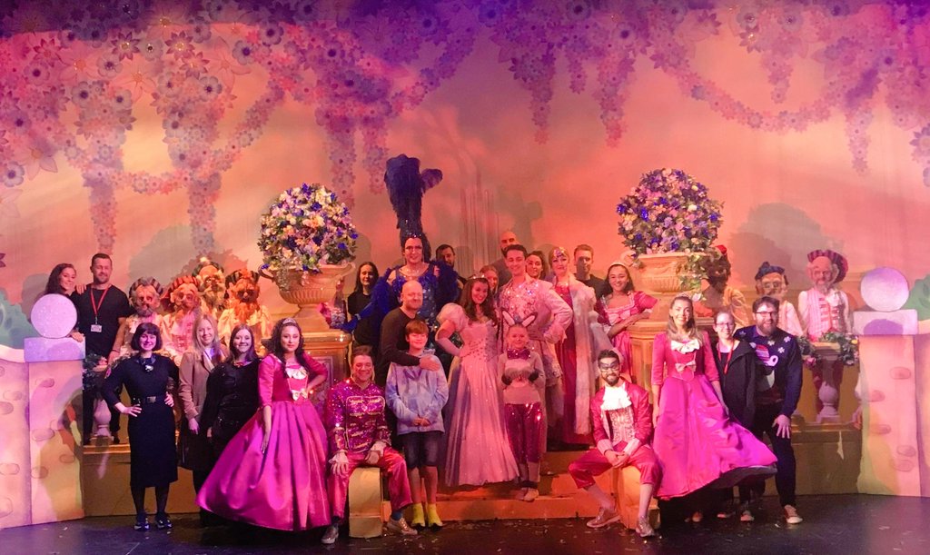 Jonas_Cemm's tweet photo. Many Thanks to @mrjakedwood for coming along to #SnowWhiteWGC. Thanks too for coming backstage to meet the cast and crew. Merry Christmas everyone! 

@cwewgc #CampusWestPanto #panto @panto_day #theatre @PantomimeNews #actors  @GBPantoAwards #director #ChristmasEve #Christmas https://t.co/mtY8BkDFYJ