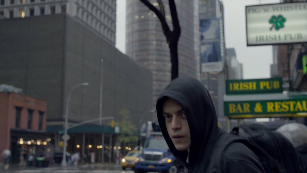 levmauc's tweet photo. Termina MR ROBOT y lo hace a lo grande, cerrando un puzzle milimétrico que se ha ido fraguando a lo largo de 4 años. Tras ella, queda una historia sobre la soledad, la paranoia, el sentido de la vida y la destrucción encarnado por un antihéroe en un mundo en ruinas. https://t.co/MrKJOrL5L4