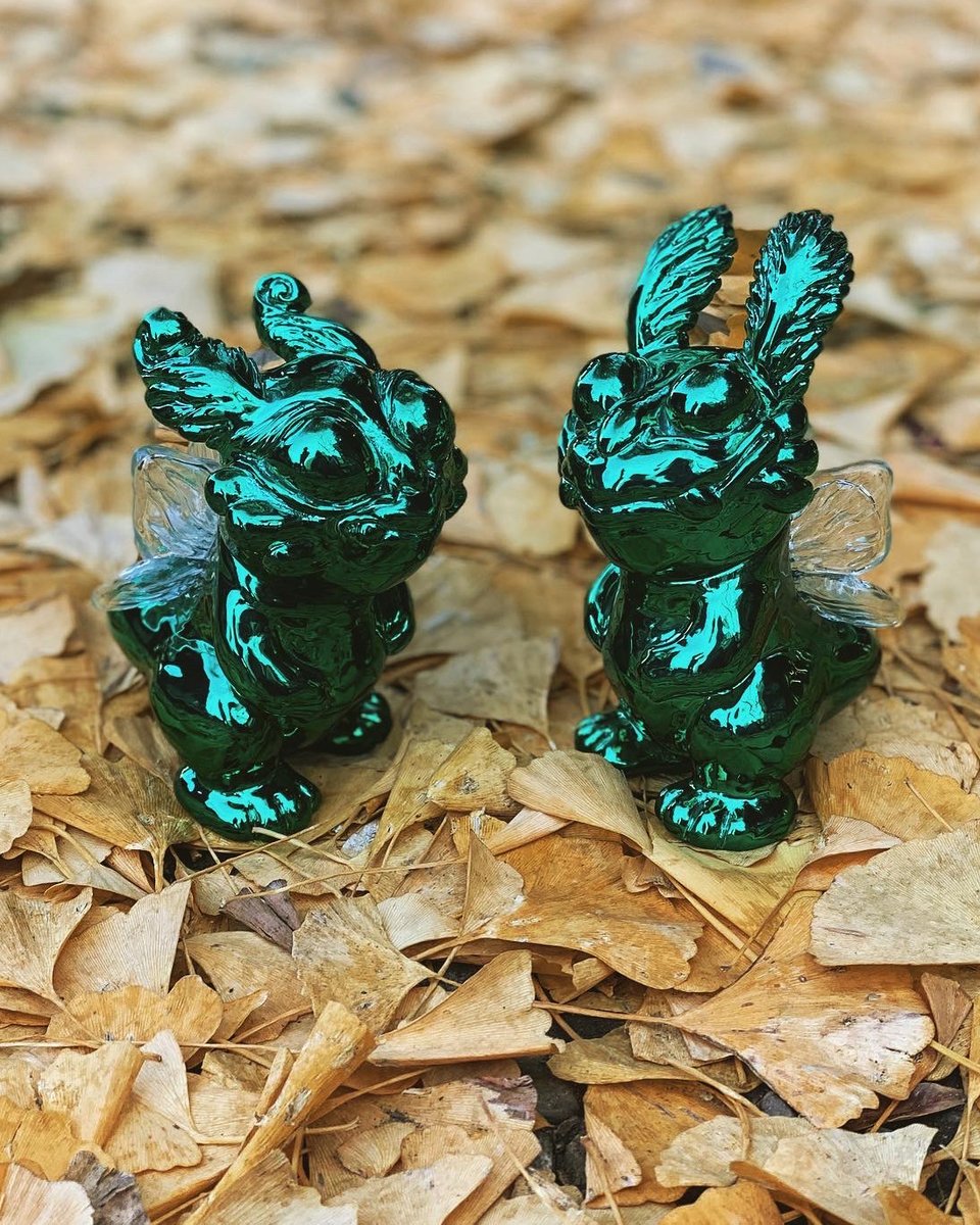 UCCProjects's tweet photo. ✨🎄Merry Christmas🎄✨

We were working with @remjie_malham to bring you a very special holiday edition of SUGARFLY - Shiny Green Chrome Ornaments edition! 

Only 15 sets available worldwide!

You can purchase them at @ToyUndergroundS 
https://t.co/DMOFNEQeim https://t.co/hzKDRCZR0U