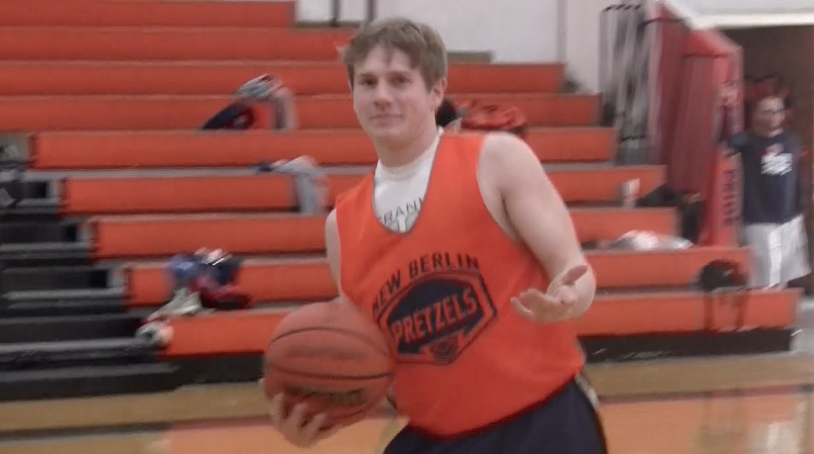 Channel1450com's tweet photo. We head out to the Pretzel Dome where we see how many pretzels Zach Brewer can shove in his mouth at once for #TQT. We also try to recreate the 3/4 court shot, we talk about his look-a-likes and if his girlfriend would beat him in a game of one on one https://t.co/7m5u8LH6MV https://t.co/1T8ZS2m8Ly