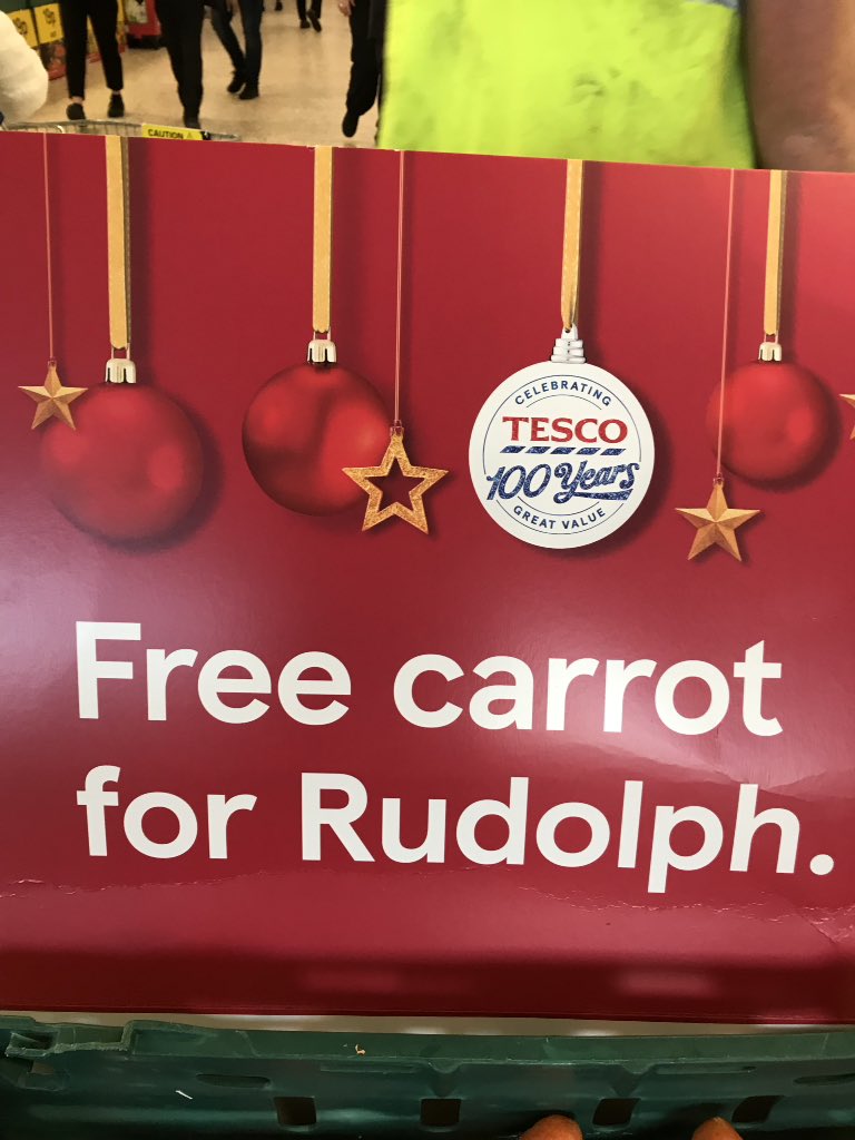 <a href="/DavislfcSteve/">Steve Davis</a> Elf Service with helpers <a href="/Tesco/">Tesco</a> Roneo Corner today. Merry Christmas to all our Customers &amp; Colleague's From Tesco Roneo Corner #Tescocommunitychampion #TescoRoneoCommunity