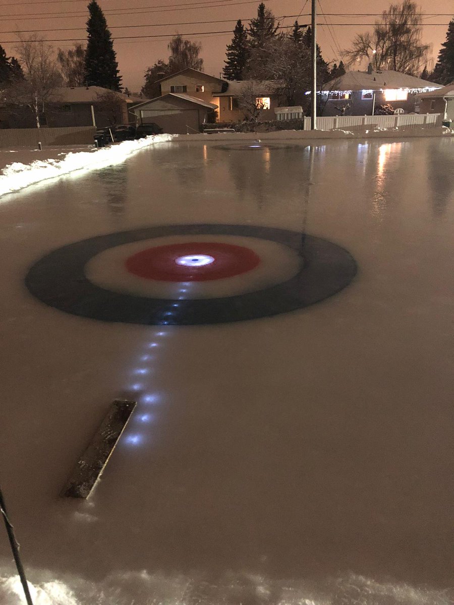 eoadaddy's tweet photo. @DarrenDreger Glenbrook park community ODR in Calgary. 100% community volunteer maintained and operated. Pleasure skating, a little puck action and even some curling. #glenbrook https://t.co/6kp36ihTxn