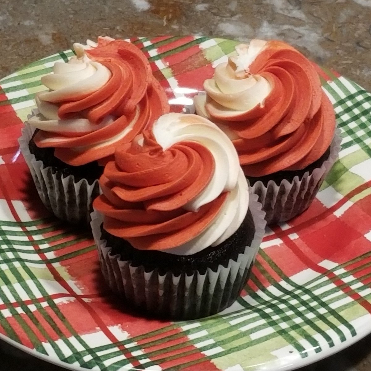 GLUTEN FREE dark chocolate fudge cupcakes with red and white swirl buttercream. I have GF sprinkles too, if you like a little crunch. 

#CAKEBUS #FlourChildCreations #topthat #onlyinwanaming #cupcakeoftheday #cakeeveryday #indulge  #bakingtherapy #glutenfree #chocolate