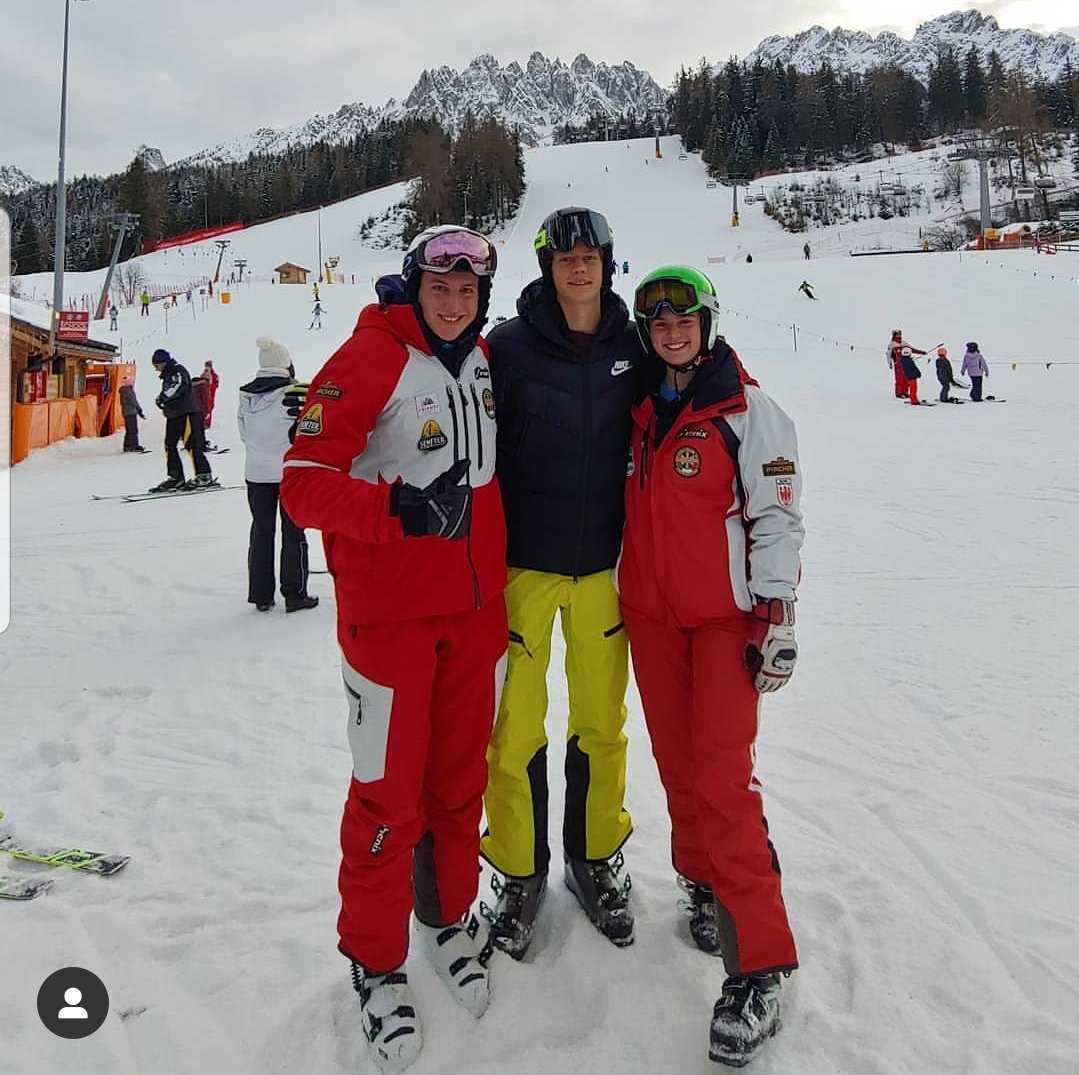 Jannik Sinner Skiing / Jannik Sinner Unfolds What He Used To Do