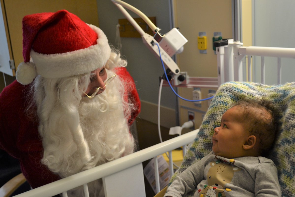 Cincinnati Childrens On Twitter Santa Claus Visiting The Nicu At Cincinnati Children S Does It Get Any Cuter We Re So Happy The Big Man Paid An Extra Special Visit With Our Smallest