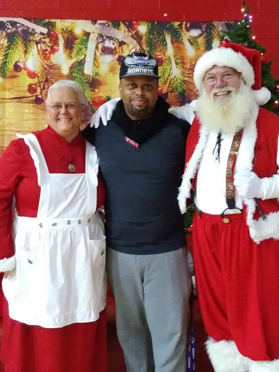 Brandon24434187's tweet photo. Merry Christmas and a Happy New Year !!!!!!! https://t.co/IAC7TWhrBP