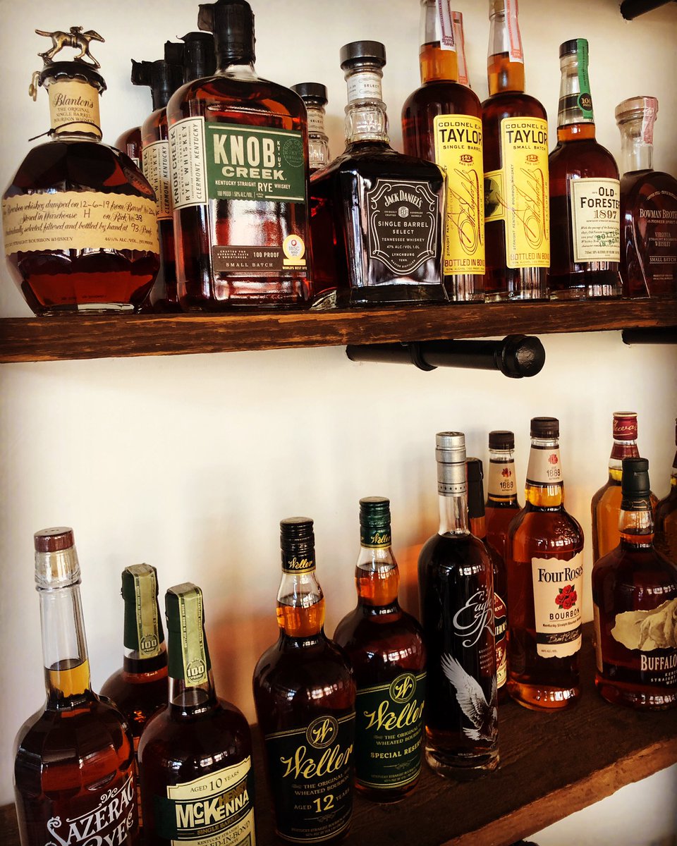 jcholdway's tweet photo. Come pick up that last minute gift card for the stocking! We are here during the day to help you with those last minute gift needs. Tonight, come enjoy a drink at the bar at 5:00 to help you get in the Christmas Spirit! Closing early tonight. Closed Christmas Day. Open Thurs.26th https://t.co/k6DQKvMBCM