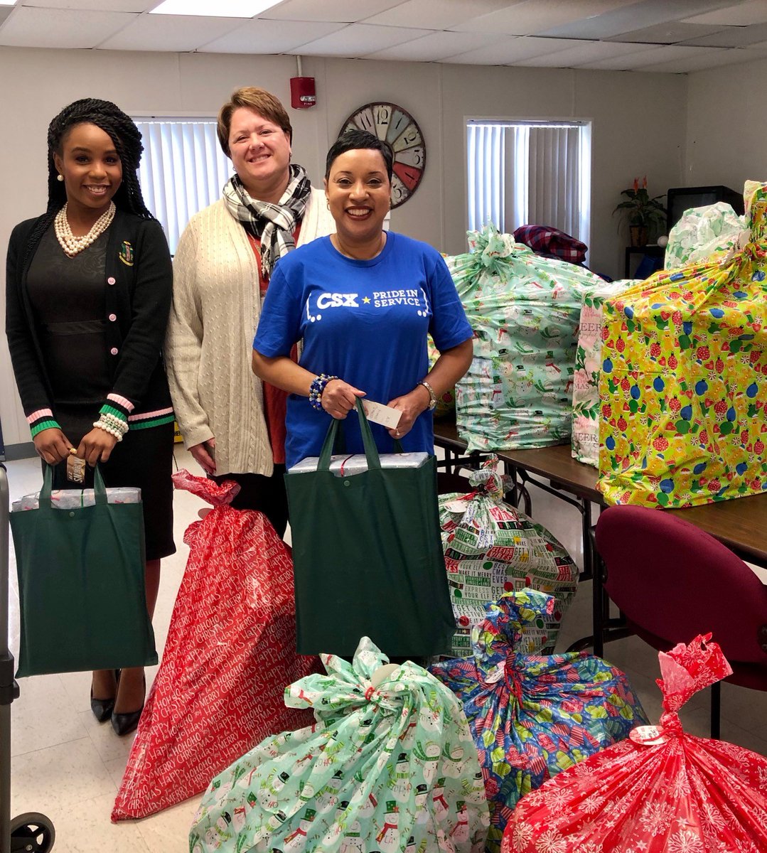 CSX's tweet photo. #TeamCSX helped provide Northeast Florida families in need with special items off their wish lists this holiday season. Our Jacksonville employees adopted 13 families and delivered these items to @unitedwaynefl for distribution. https://t.co/Yvbsrf0GMw