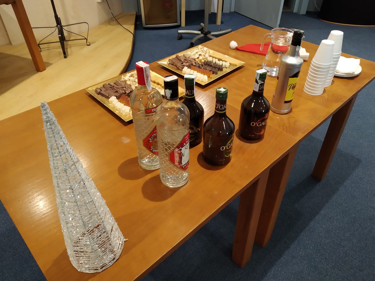 In #PuebloQuinta we celebrated Christmas Eve with a taste of some typical products 😋⛄🥂 #DiamondResorts #DperfectService #StayVacationed #LetUsEntertainYou