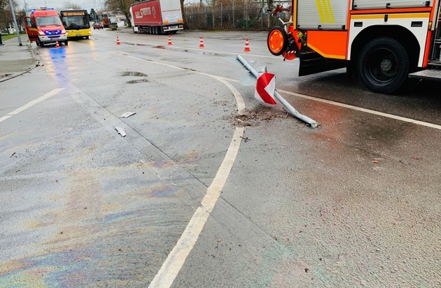 FW-MH: Ölspur im Hafengebiet dlvr.it/RLstPc