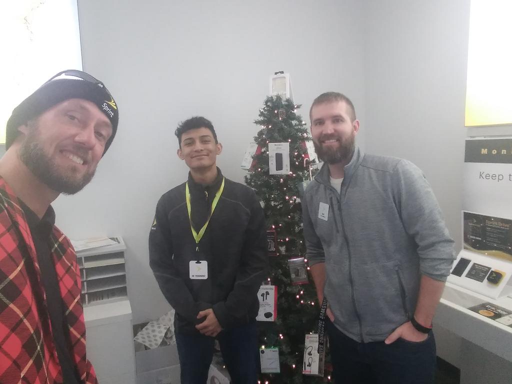 iScottSwag's tweet photo. Spinning wheels and closing deals with @JohnDBeatty and our Frandor COR store in Lansing, MI this morning! 372 is #1 in their District this month in CL Mix and Percent to Goal!! #WinWithCL
@Hollytmitchell @heidianncramer @jimmills22 https://t.co/1viFeDFbZm