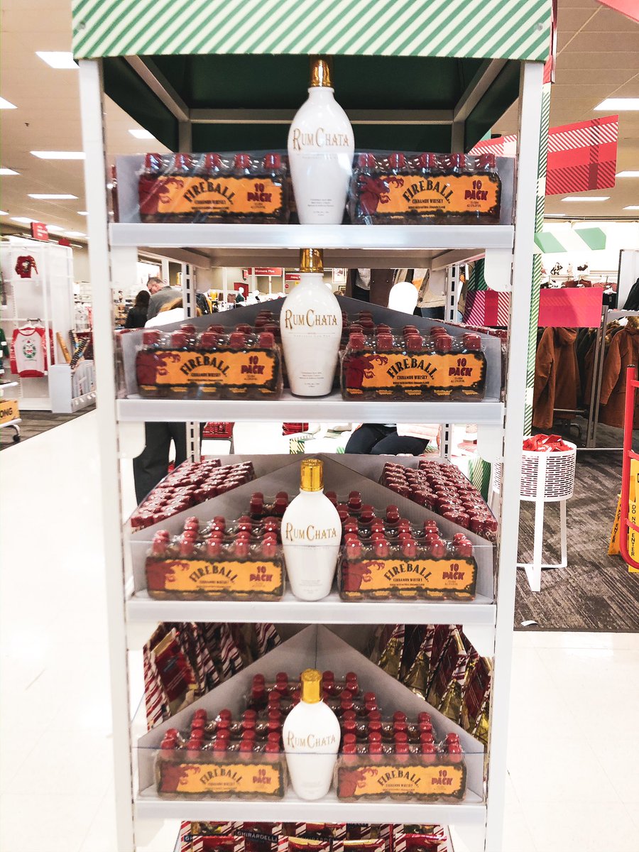 karleeT1129's tweet photo. #T1129 is really in the Christmas “spirit” this season &amp; our guests are loving it! 

@sarah_hunsucker @I_Tob26 @ContrucciJoe @melindacorey @StephenpTarget https://t.co/quf7eeVcq3