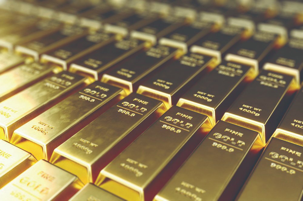 #WorldWarIII: Experts say #GoldPrice may surge 20% in 2020 after seeing a 15% rise in 2019, highest in the decade. Geopolitical tensions & interest rate cuts by central banks are prime contributing factors triggering a sharp rise in #GoldDemand.
worldwarthird.com/index.php/2019…