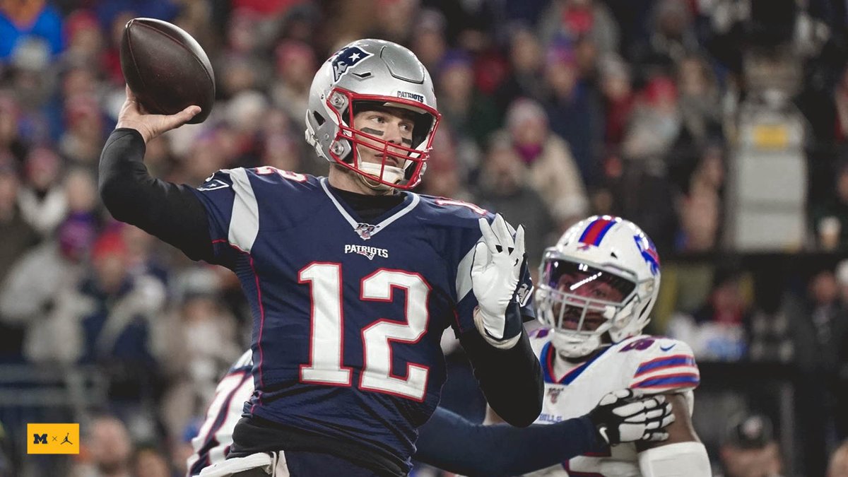 UMichFootball's tweet photo. Patriots QB @TomBrady and defensive end @Wino contributed to a 24-17 @Patriots over the Buffalo Bills, helping clinch the Pats' 11th consecutive AFC East title

WOLVERINES IN THE NFL » https://t.co/1h26CzMB9v

#GoBlue | #ProBlue https://t.co/2ufTCq5dOA
