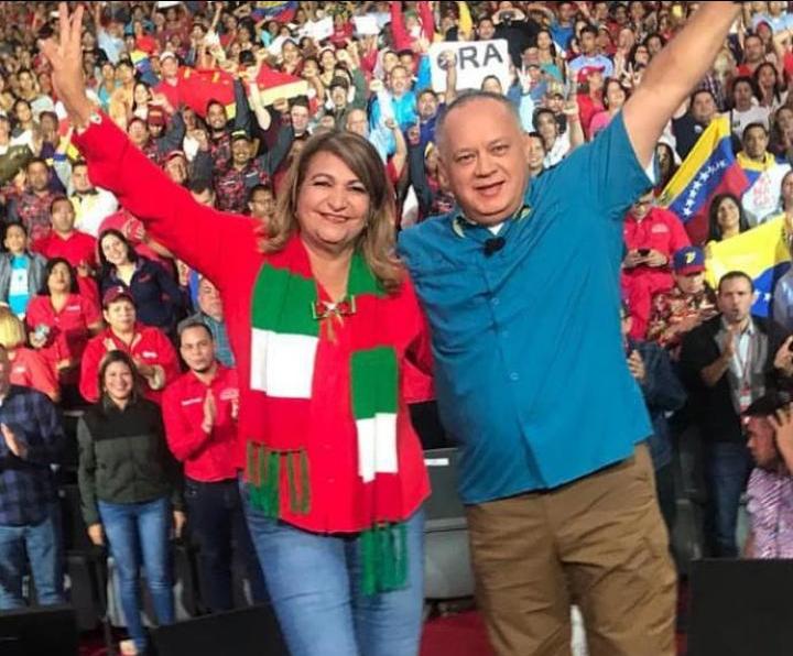 lascocuizasmon's tweet photo. Cada militante, el anhelo de seguir la lucha por la independencia de la Patria y de una vez por todas conquistar la Máxima Felicidad social posible... Uff. 2019 de grandes retos superados #EstamosVenciendo. 
El PSUV con sus UBCH, CLAP, M.S, Juventud Les desea: #FelizChavidad https://t.co/mIbM8wG6sM
