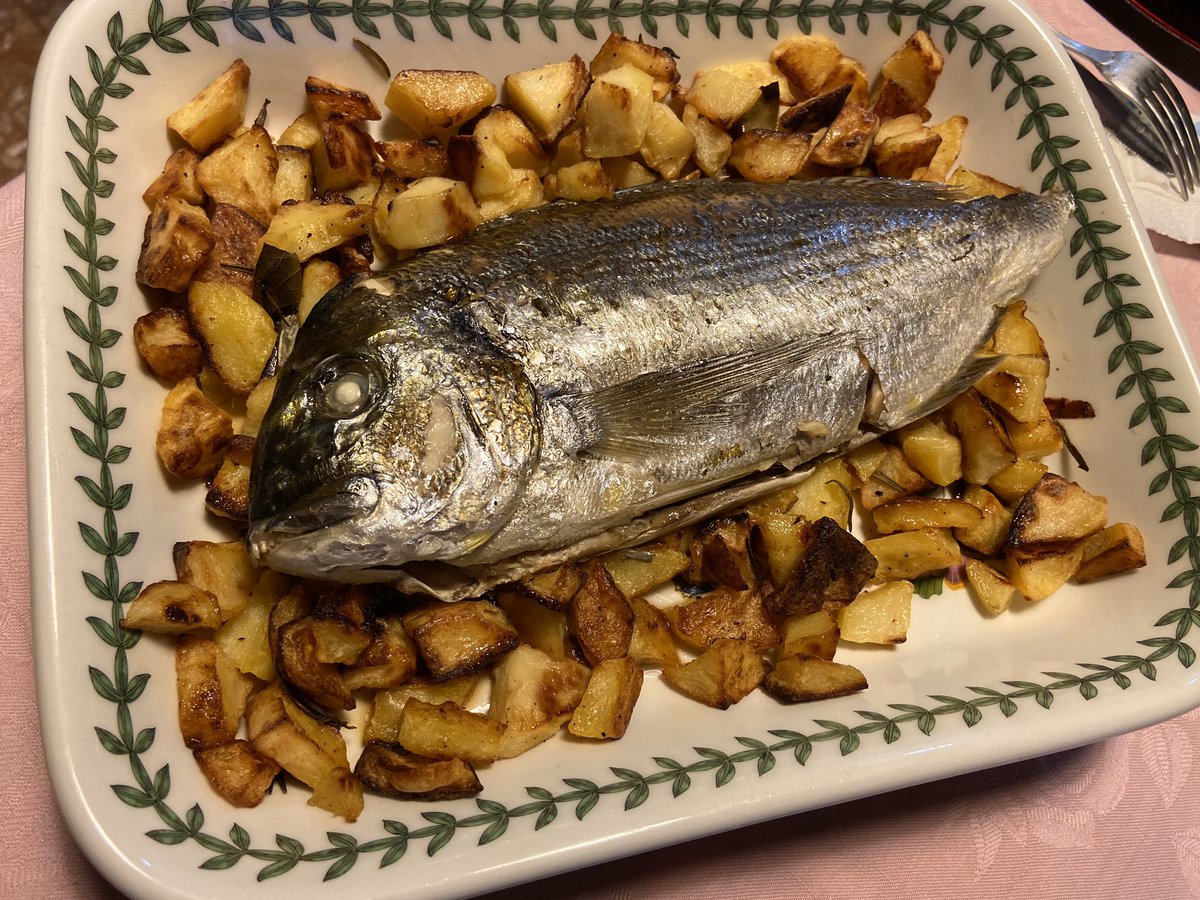 Andrea Mengucci On Twitter Christmas S Eve Dinner At Girlfriend S Parents Tradition Wants To Eat Fish So Here S All The Entrees Gnocchi Ai Frutti Di Mare Insalata Di Mare Orata