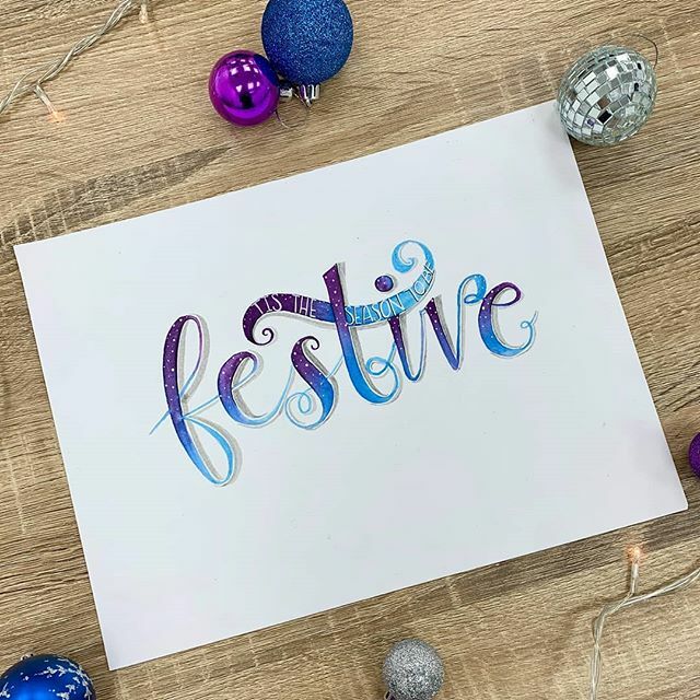 Happy Christmas Eve everyone! ✨ Remember to leave your mince pies out for Santa!
​👩‍🎨: Sarah Kay