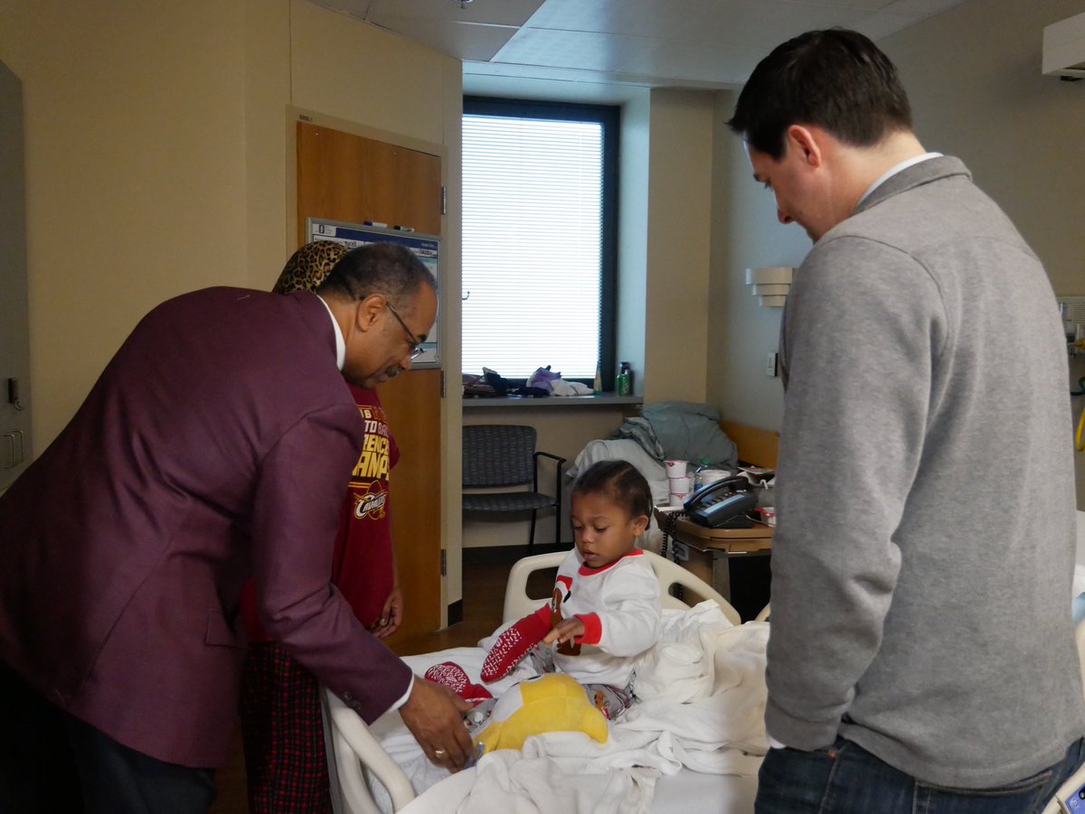FrankLaRose's tweet photo. It was such a gift to join @DrVernonSykes and Santa this morning to spread holiday cheer to some really brave kids at @AkronChildrens. https://t.co/E0xB3rafBU