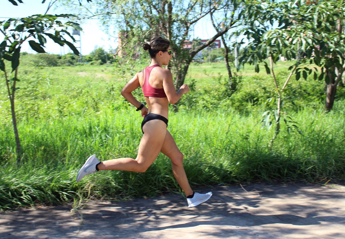 Mi verdad es, que mientras más feliz más rápido corres 🥰 podemos atraer lo bueno siempre que seamos positivos primero con nosotros mismos #happyrunner