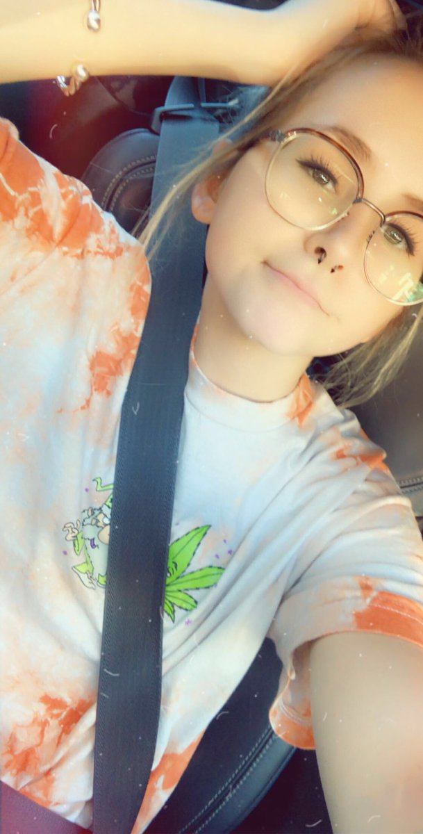 Aight. I’m not having a good day, so if one of you loser subs could $end for weed that’d be perfect. Make it a Christmas present 😉 I don’t want anyone else in my DMs unless it’s for weed or another Domme. 

✨findom findomme findommegoddess✨