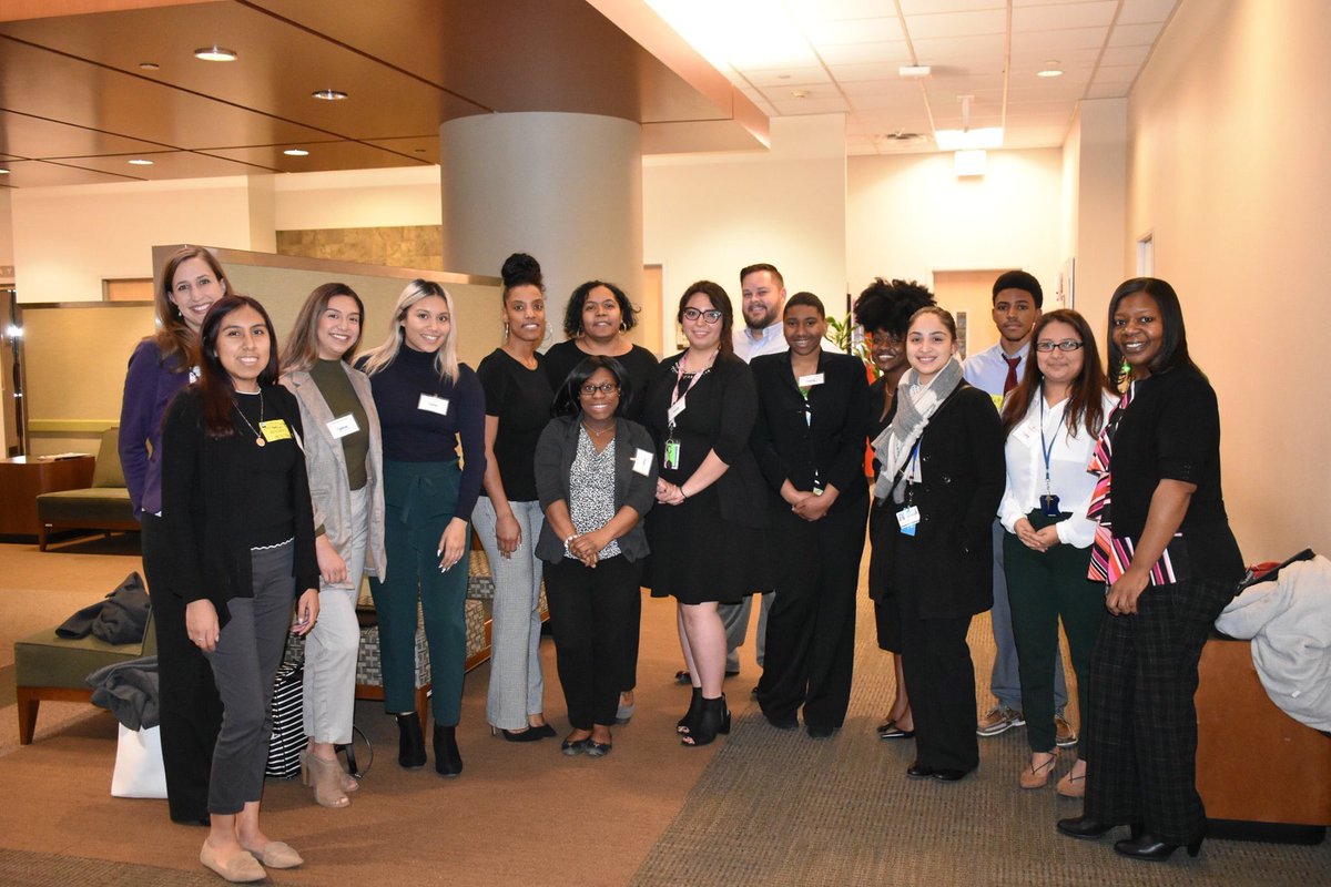 YearUpDFW's tweet photo. As our Class 6 students near graduation, many are preparing for upcoming job interviews. Employees from CoreLogic & TekSystems spoke to students at our Interview Workshop on what to expect, how to prepare, & what employers are looking for in the IT & Business fields. #yearupdfw https://t.co/wucrqq5bZ6