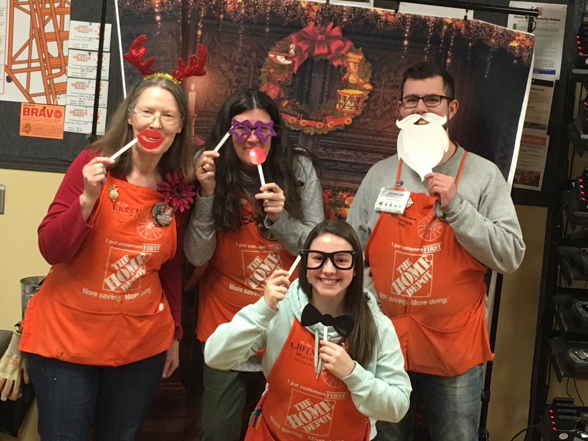Iva_Marie04's tweet photo. Christmas Spirit week shenanigans @Homedepot8918 !!
So much silliness and fun! @Legend84 @thdjoek @jesse_klingbeil @Nanette95137018 https://t.co/4UsYYUSUW8