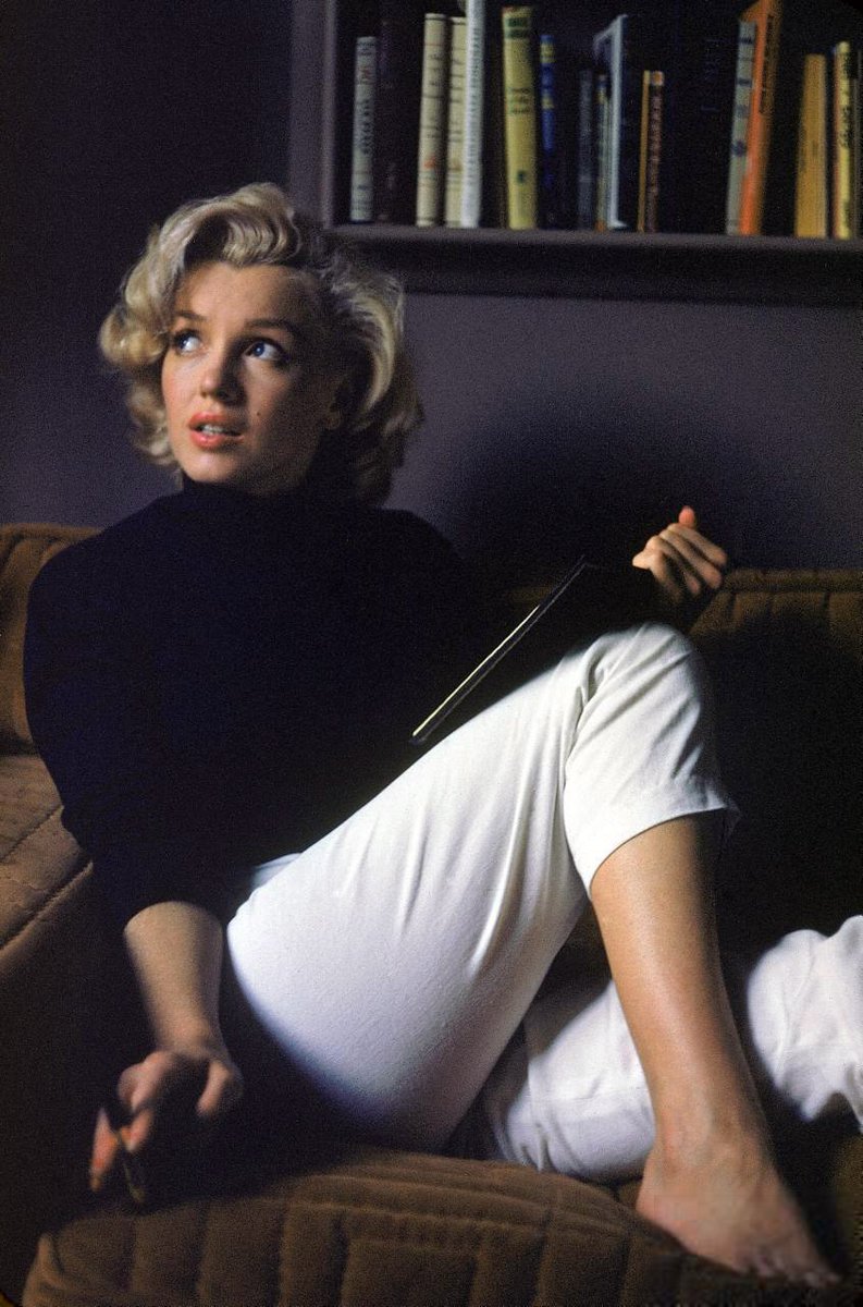the true story of Marilyn Monroe and JFK, her death and who's really behind it. thread: