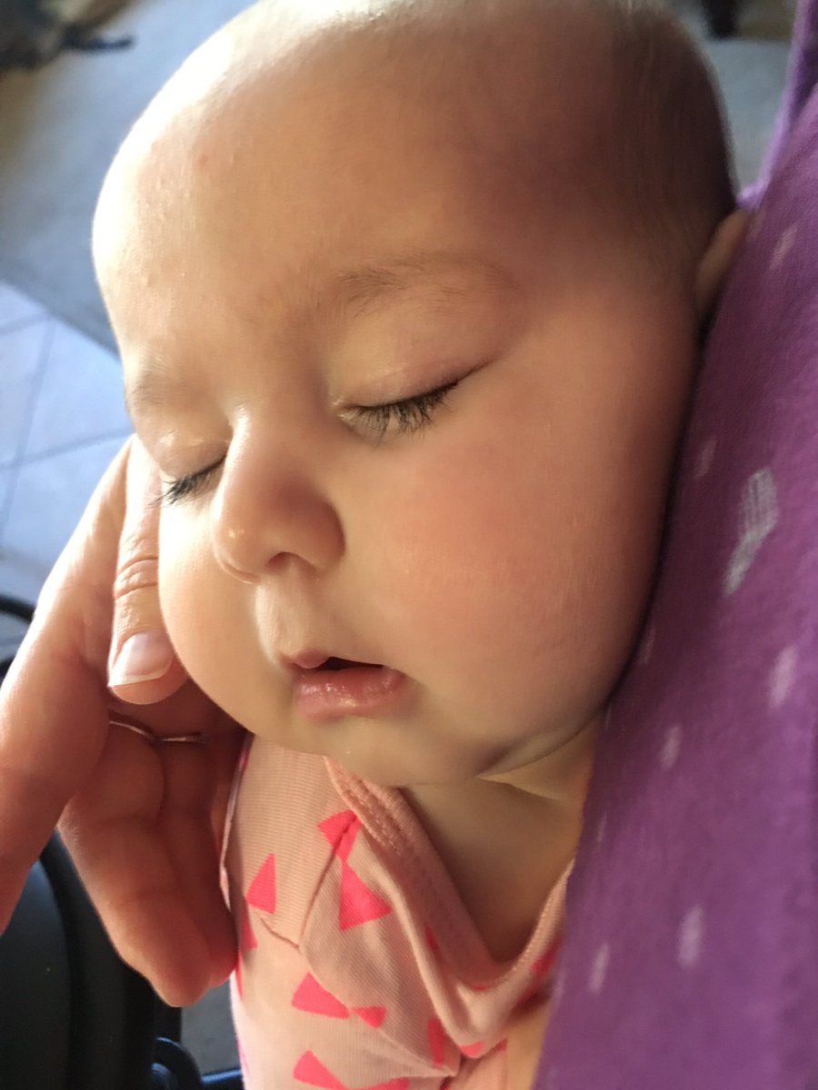 SprklholicGiggl's tweet photo. OMG Yβall...This GLAMbaby of mine...ππ₯°π #BabyMia #AlmostFiveMonths #HappyGlammy β€οΈπΆπ»π https://t.co/HRKot9kEdO