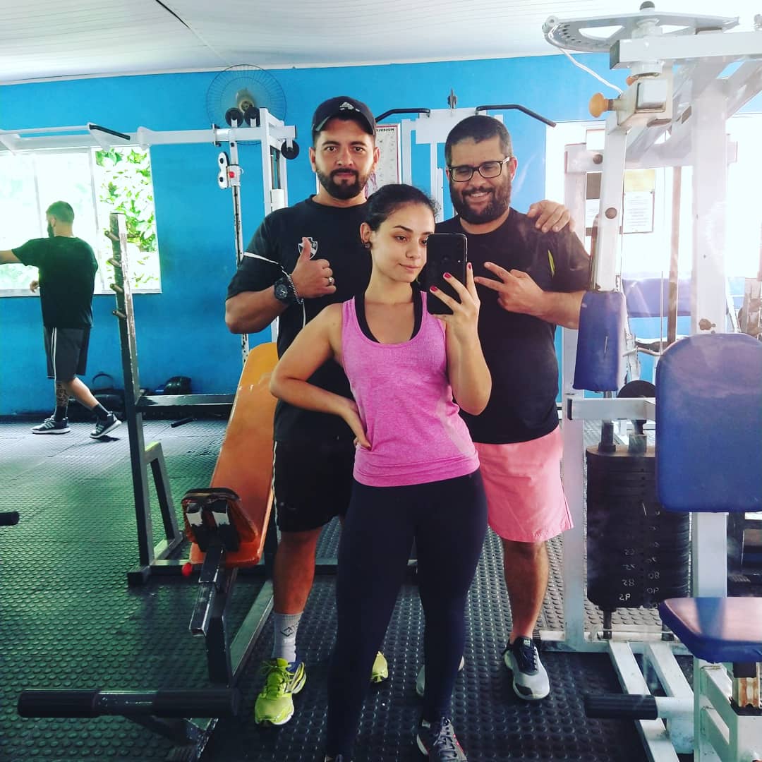 NierCesar's tweet photo. Véspera de Natal e nois aqui na maromba bom estar com vcs Lívia e Hugo https://t.co/qPO4AXL1jX